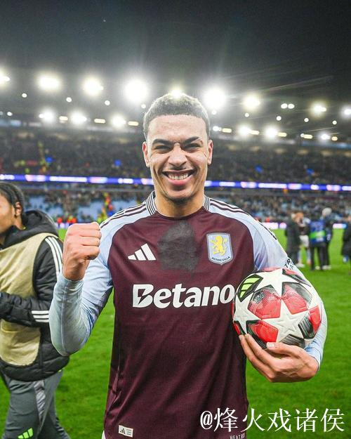 卡拉格:罗杰斯如果保持这样的状态,他能成英格兰10号位首发 卡拉格:罗杰斯如果保持这样的状态,他能成英格兰10号位首发