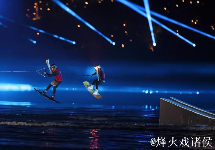 成都世运会:徐露开幕式点火后摘金,雨中绽放辉煌 成都世运会:徐露开幕式点火后摘金,雨中绽放辉煌